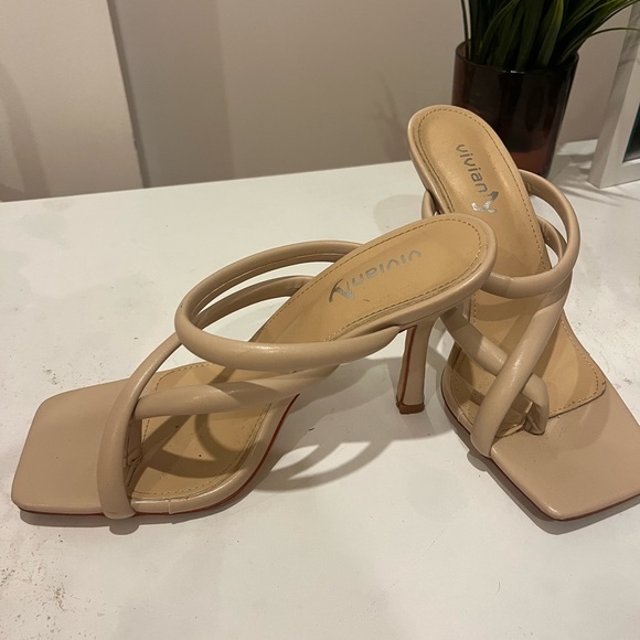 Vivanly Nude strap heels - size 8 - Picture 4 of 5